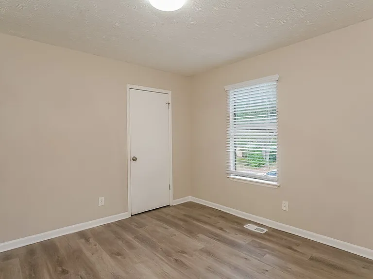 3824 Princess Ct — Photo 14