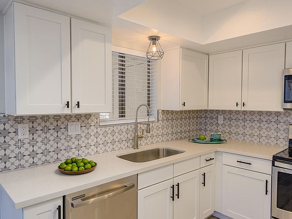 4th image of 3635 N 37th St Unit 3