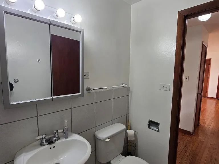 145 E Palatine Rd #B1 — Photo 2