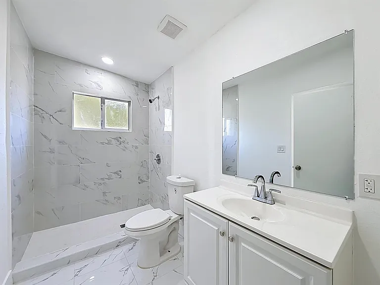 10230 SW 177th St — Photo 9