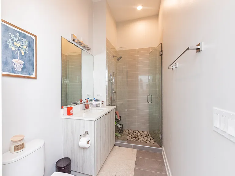 2317 N Clark — Photo 34