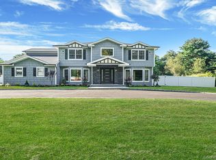 14 Quintree Ln, Melville, NY 11747
