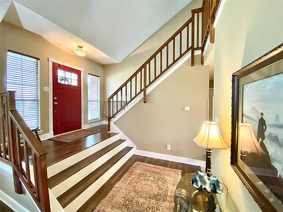 4th image of 7072 Fox Dr