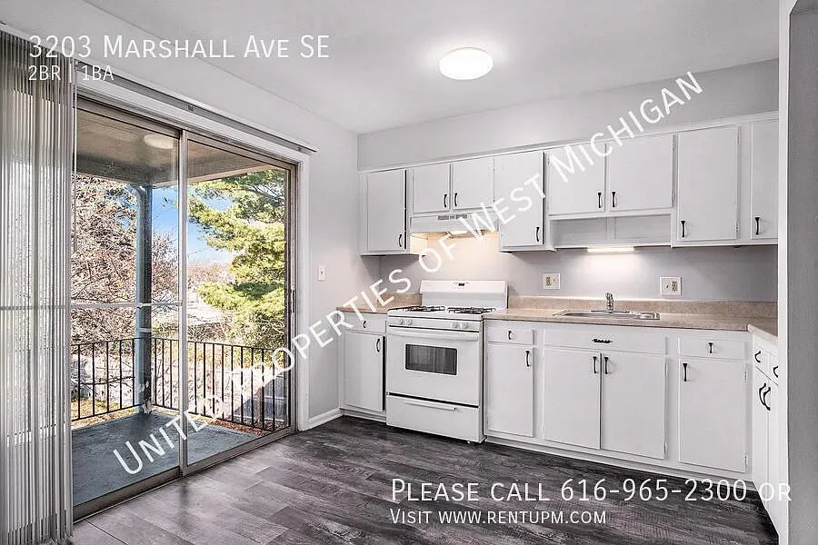 3203 Marshall Ave SE photo 1