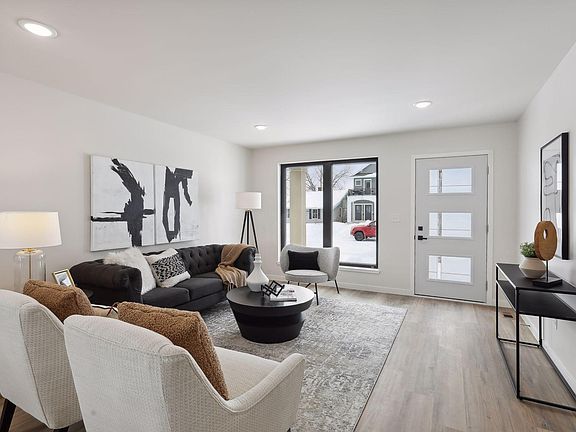 3rd image of 3643 28th Ave S