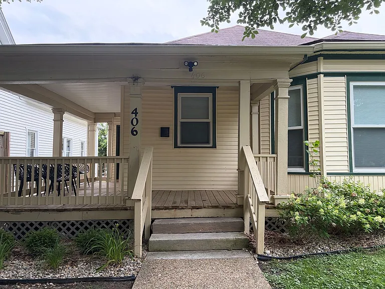 406 E 6th St — Photo 28