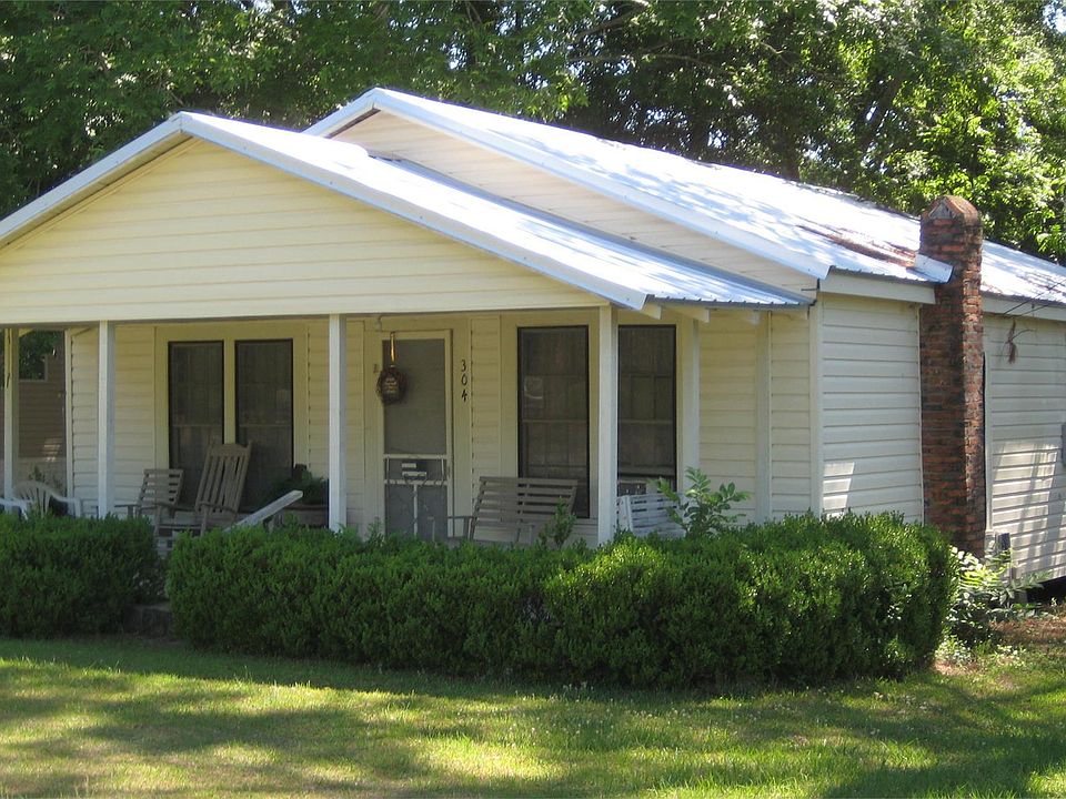 1st image of 304 N College St