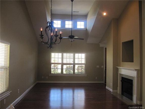 3rd image of 134 Aztec Cir