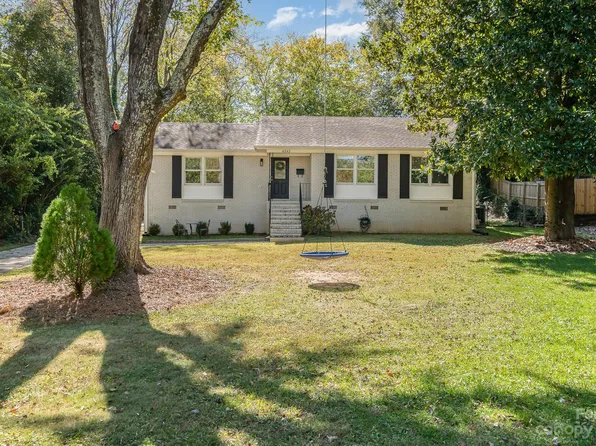 4242 Folkston Dr, Charlotte, NC 28205