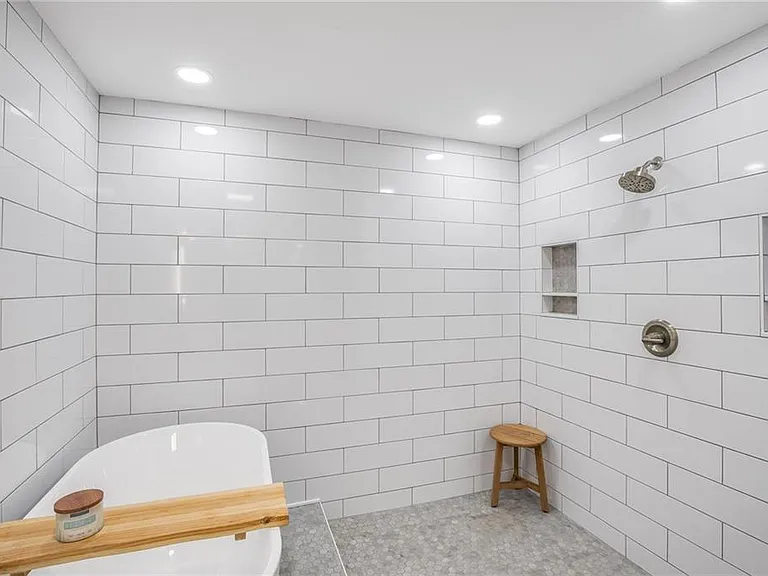 174 Chester Ave SE #102 — Photo 21