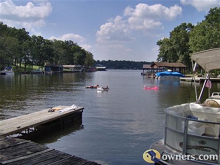 2nd image of 651 Lakeshore Dr