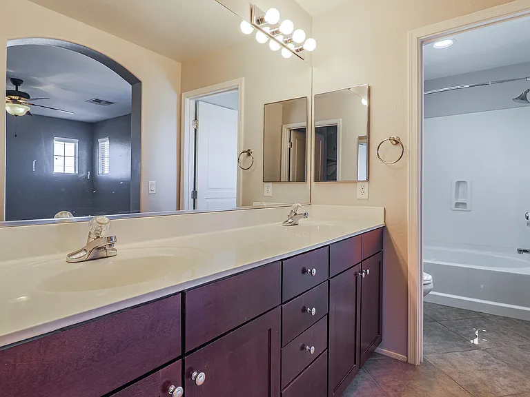 15304 W Wethersfield Rd — Photo 22