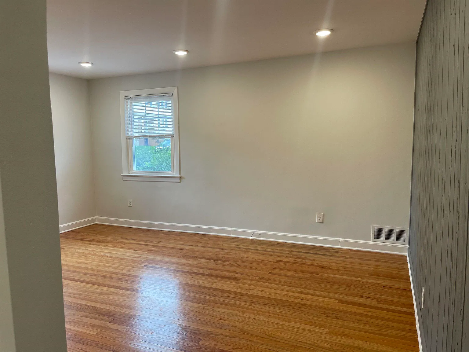 2 bed, 1.0 bath, $2,500 — Photo 4