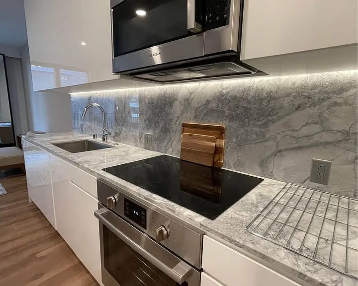 987 Queen St #1 — Photo 4