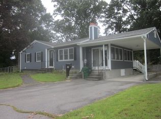 172 Woodcrest Dr, Chicopee, MA 01020