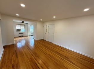42 Nathan Hale Dr APT 60A, Huntington, NY 11743