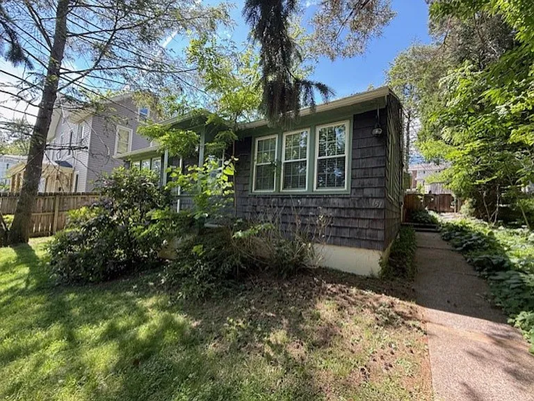 151 W Prospect Ave — Photo 2