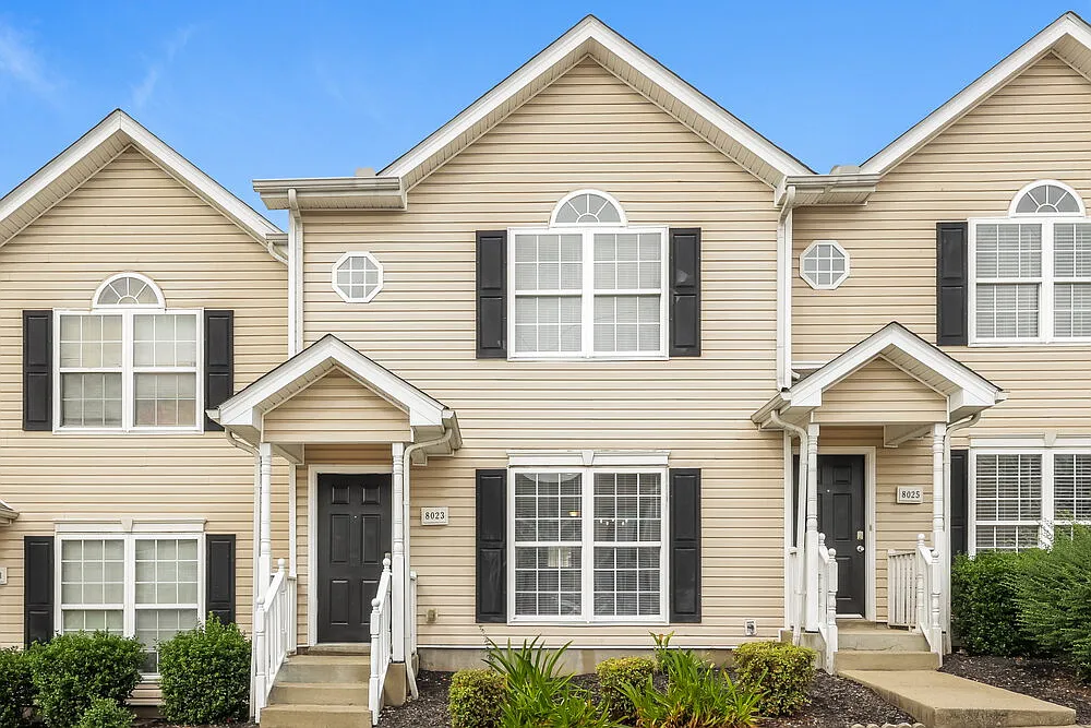 3 bed, 2.5 bath, 1287 sqft, $1,770 — Photo 1