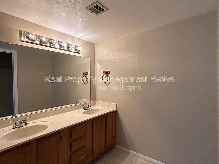 9465 N 92nd St #108 — Photo 19