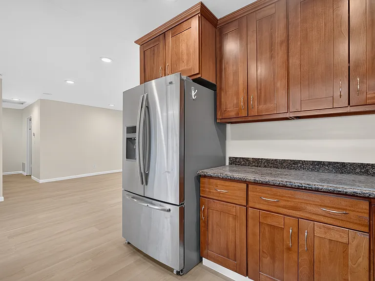 192 S Bernardo Ave — Photo 12