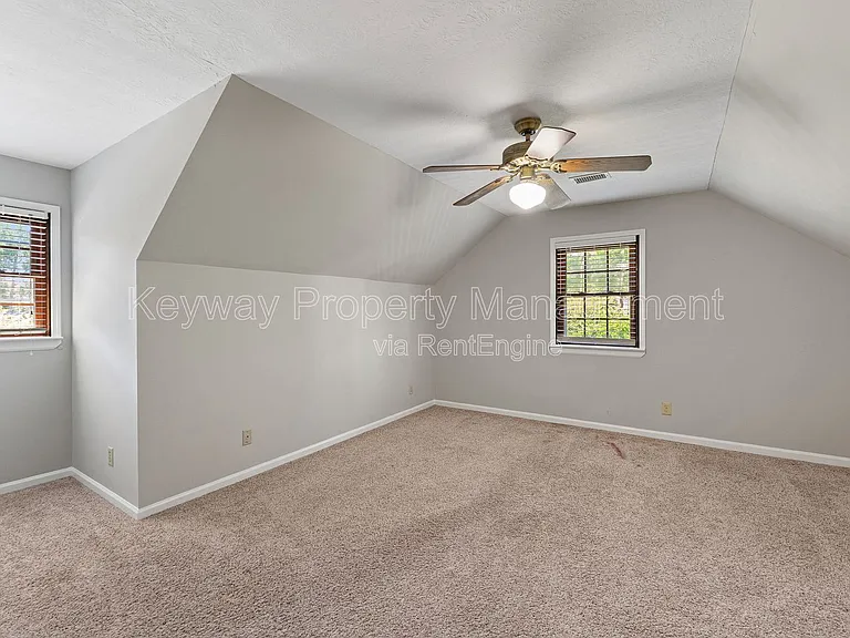 255 Silver Maple Rd — Photo 22