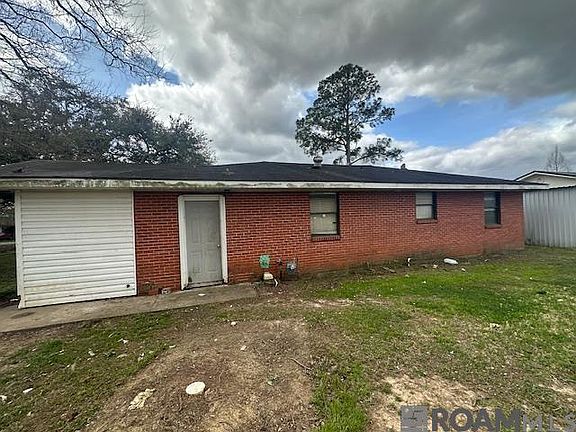 3rd image of 15203 Melrose Dr