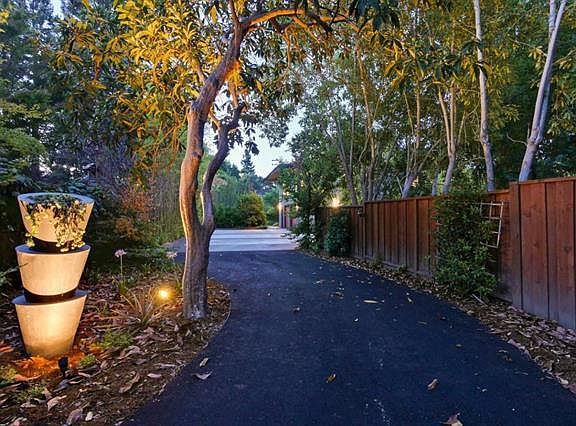 5th image of 1393 Woodland Ave