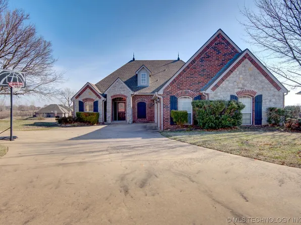 25503 Blackberry Blvd, Claremore, OK 74019