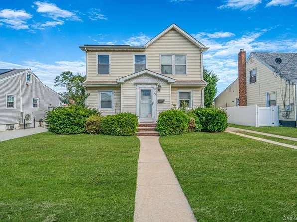 321 Maplegrove Avenue, Uniondale, NY 11553