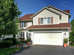 9011 Briarglen Rd, Eden Prairie, MN 55347