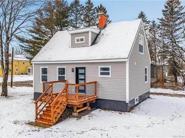 54 Duke St, Saint Stephen, NB E3L 2H3