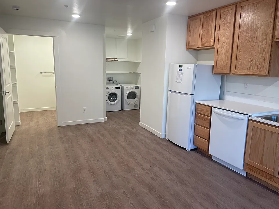 609 N Water St #104