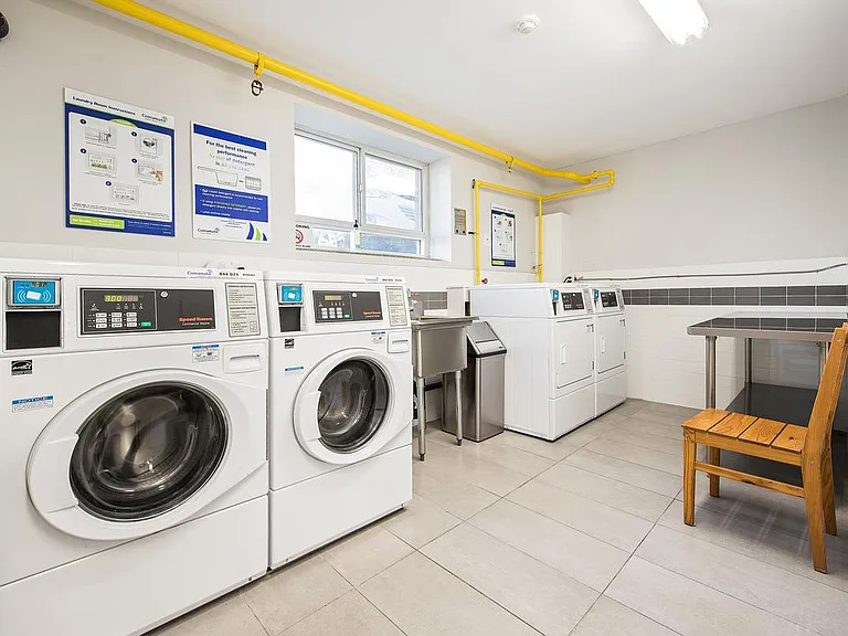 212 Lakeshore Rd E #104 — Photo 4