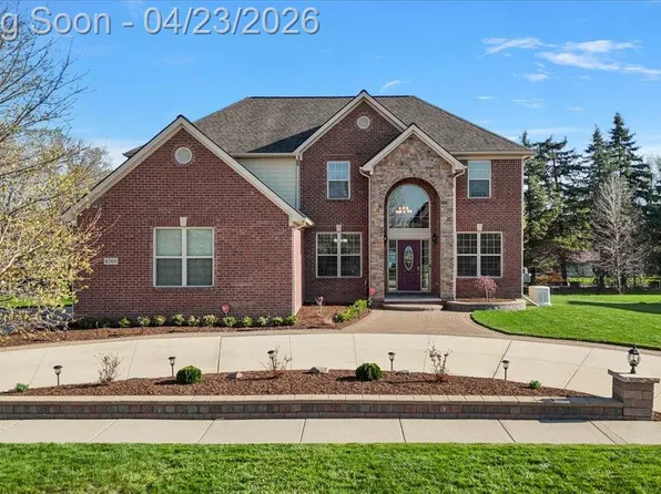 4366 S Lake Ln, Shelby Township, MI 48316