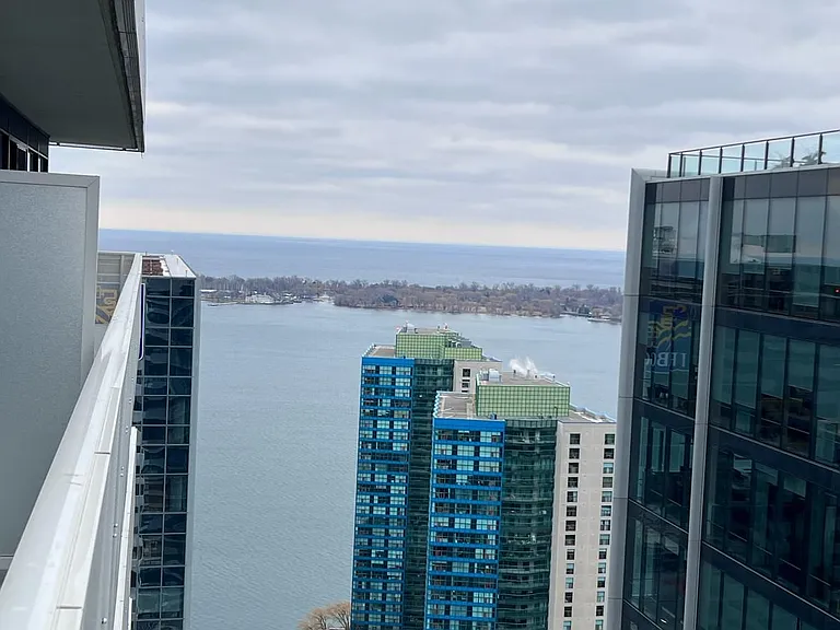 100 Harbour St #4601 — Photo 2