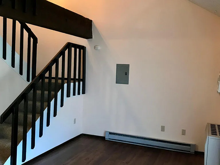 1307 W Francis Ave — Photo 3