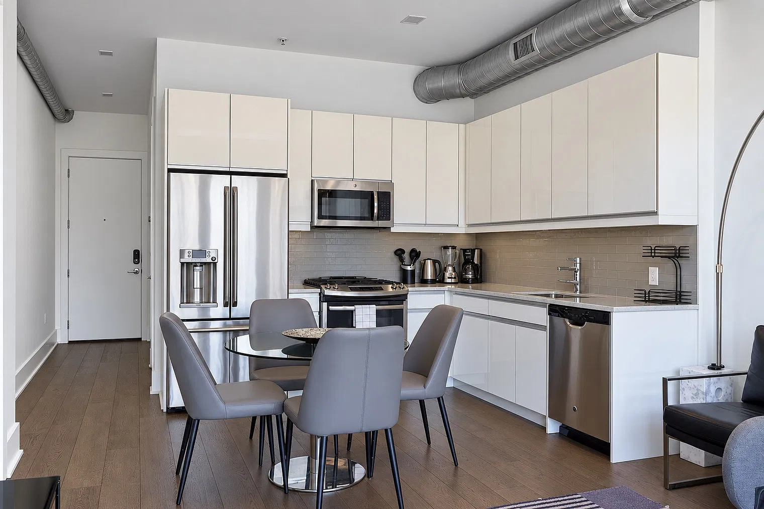 1 bed, 1.0 bath, $5,951 — Photo 3