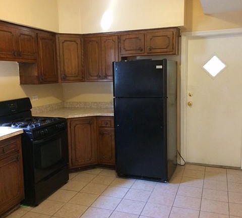 2nd image of 5942 W Cortland St #2