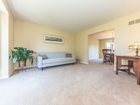 5th image of 2058 Chardonnay Ct