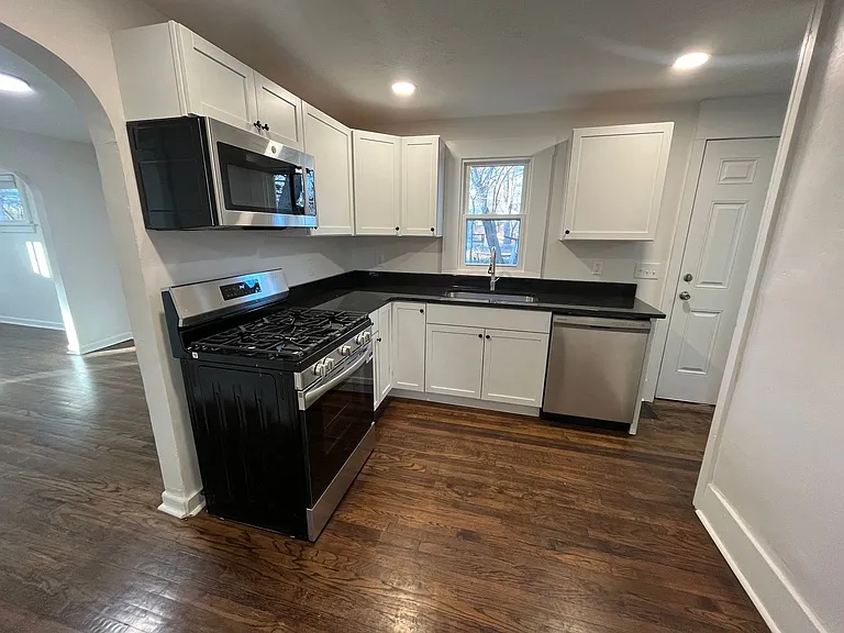 3343 N 40th Ave — Photo 8