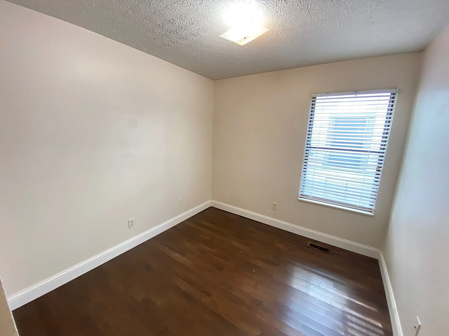 Chittenden Ave 76 MLR — Photo 4
