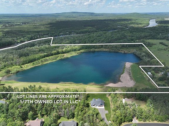 3rd image of 740 RIVER OAKS TRAIL