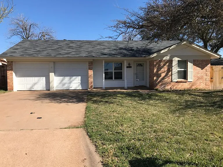 5234 Burbank Dr — Photo 6
