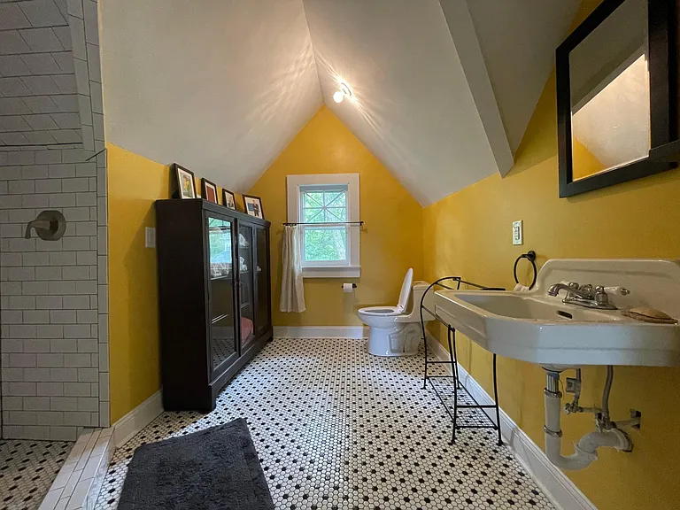 1712 S Main St #2 — Photo 12