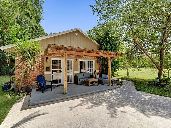 3rd image of 10951 SW 58th Court