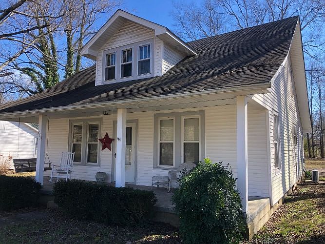 2nd image of 455 Cumberland St