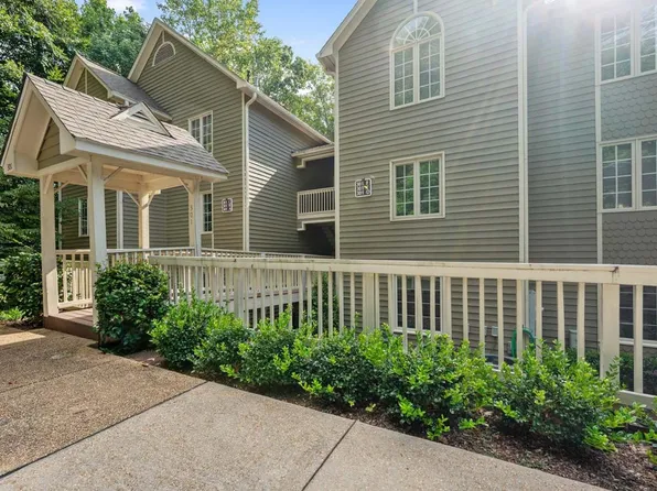 301 Glen Echo Ln APT D, Cary, NC 27518