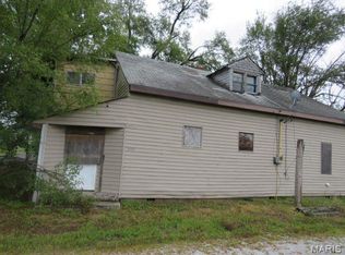 1444 N Main St, Dupo, IL 62239