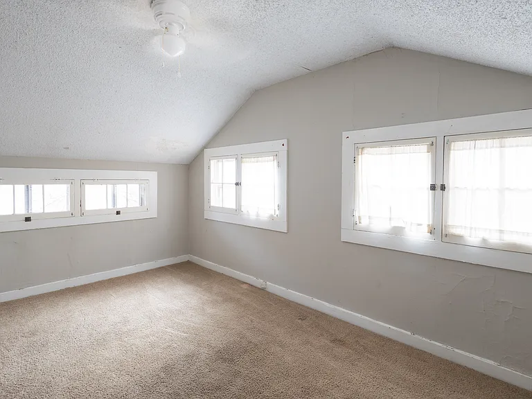 711 Osage St — Photo 21