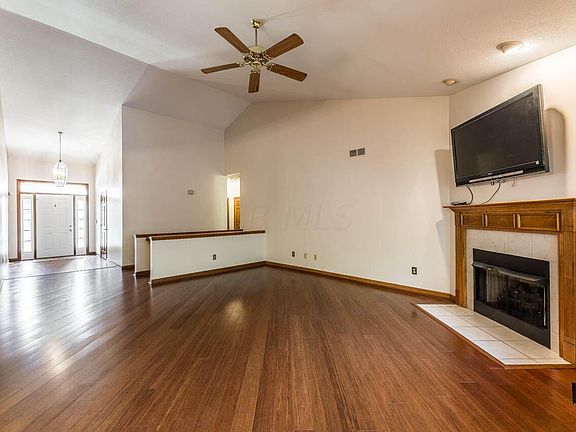5th image of 1100 Bergenia Dr